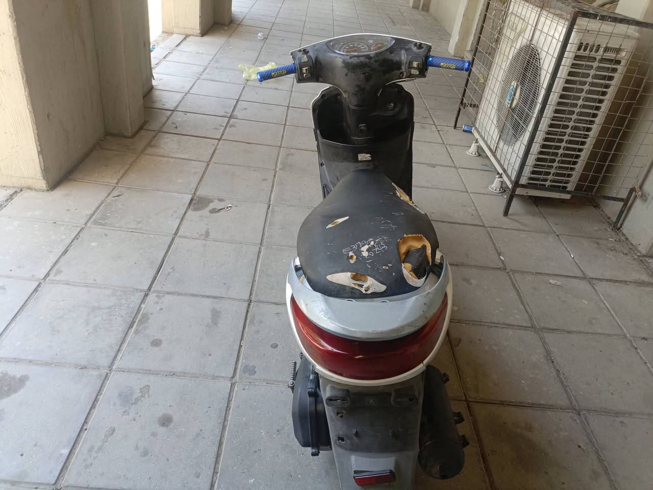 السلام عليكم بريز نظيفه وحلوه محرك جديد بلجيس مبدله طابوكه مال رمبه قبل سبوع محرك ناعم مينسمع صوته لاتبخير ولا نظوح كابريتر اصلي رمبه كفرات نظاف كلش كهربائيات شغاله سلف هندر شغله بكل وقت شلعه ومعدل خير من الله گلجات جدد مبدلهن السعر ٥٠٠ وبيهه مجال حگ الجيه مكاني شارع حيفا ***********
