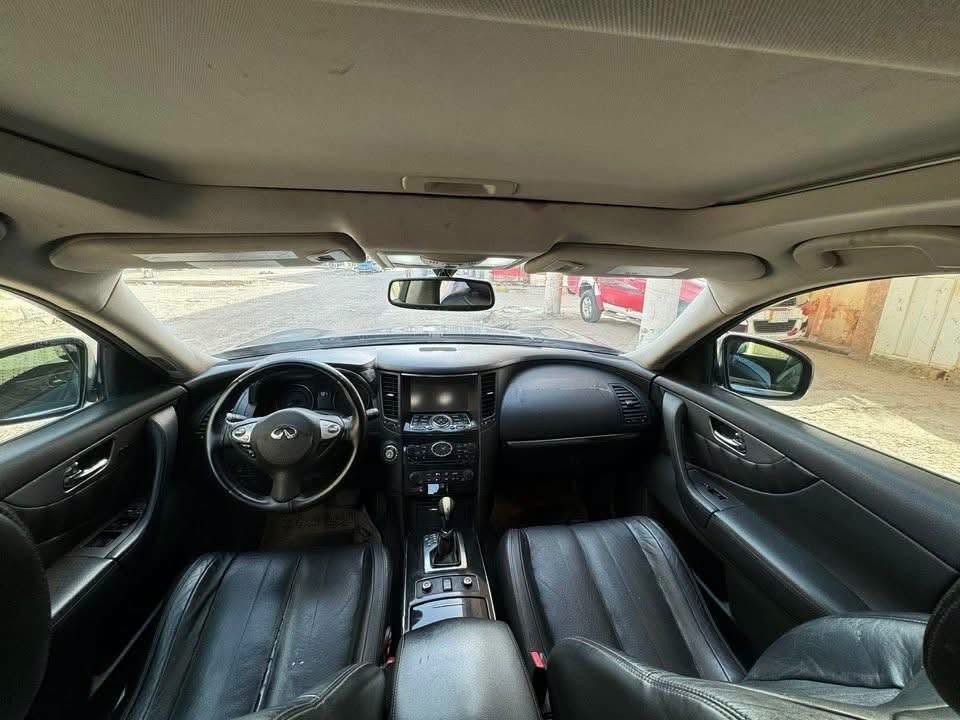 Infiniti QX70  2017

المواصفات فول 1/1 :👇

- محرك ٦ سلندر3700 
-4 كامرات 360درجه
- بصمة تشغيل مع بصمة ابواب 
- فتحة سقف سلايد روف
- صندوق شفط كهرباء 
- شفتات ستيرن تبترونك
- داخل لون اسود+ لون فيراني
- كشنات جلد / تبريد و تدفئه
- كراسي كهرباء / خزن ميموري
- ستيرن كهرباء
- دمام خلفي مع سستم صوت BOSE  سماعات9
- تبريد منفصل قطعتين 
- اشارة ترحيب / مري قلاب و شفط
- حساسات خلفية
- دبل اكزوز
- زينون عالي / ناصي / بلوجكترات
- ويل حجم 18 اصلي+تخم تاير
او السياره كلش نضيفه او نصبتها حلوه تاخذها متصرف علياها دينار يعني كبل تشغل او تطلع
ـ رقم دهوك تحويل 

الحادث/  سونار مرفق بل صور

السعر./110ورقه وبيها مجال تره ابلاششش مقارنه لين هيه QX70.ومديل2017

راسني عل خاص او عل رقم وتدلل
 
العنوان: الكوت

للستفسار: ***********
