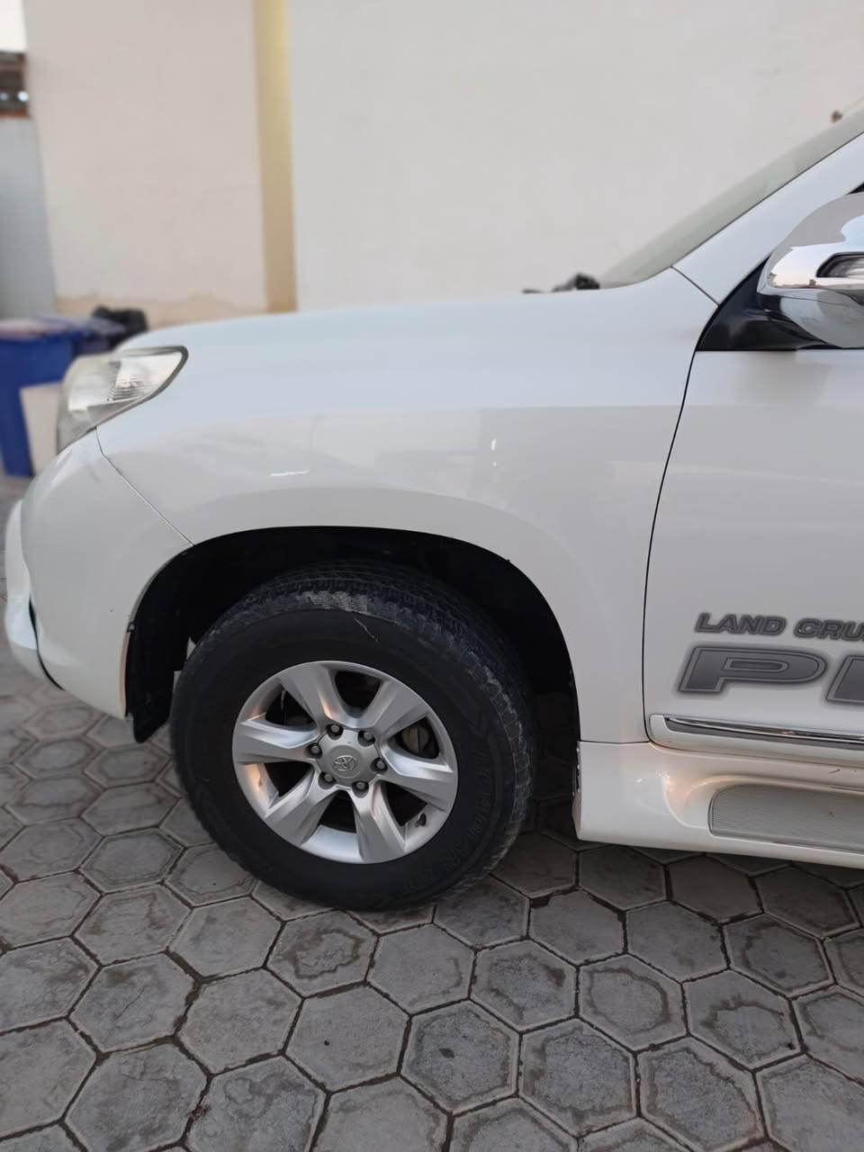 برادو ٢٠١٣ كويتي ٦سلندر رقم أربيل سياره كلش نضيفه
بيها صبغ ٣ قطع بدون حادث ونصبغن اثر
 شريط لازك على كشر
***********
