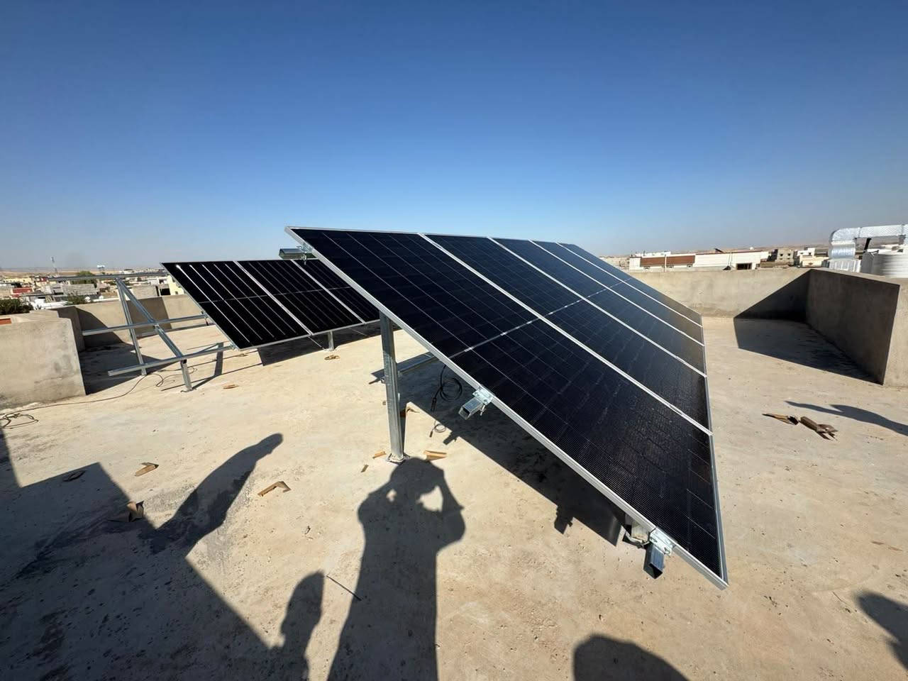 🚨 خطوة جديدة تعكس ثقة عملائنا واستمرار نجاح مشاريع روژ للطاقة الشمسية في #نفيري  ☀️⚡
📍 #نفيري  –  منزل حسن عساف 
🗓️ السبت 25_9_2026
✅ 20 أمبير نهاري
✅ 15 أمبير ليلي
🔧 مكونات المنظومة: ▪️  ألواح جينكو بقدرة 650–724 واط
▪️ إنفرتير Deye بقدرة 6   KW ip65 
▪️ بطارية ليثيوم  سعة 15 KW (عدد 1)
▪️ ضمان الألواح 15 سنة
▪️ ضمان الإنفرتر 2 سنه  والبطارية 5 سنوات
✨ طاقة مستقرة... توفير أكبر... واعتمادية تدوم لسنوات.
📞 للحجز والاستفسار:
👷‍♂️ م. قيدار
*********** – ***********
👤 سلام سلو
*********** – ***********
#روژ_للطاقة_الشمسية
#طاقة_شمسية
#SolarEnergy
#SolarPower
#Deye
#JinkoSolar
#الطاقة_المتجددة
#الموصل
#اربيل
#دهوك
#بعشيقة
#بحزاني
#العراق
#استقلال_الطاقة
#الطاقة_النظيفة
#قرية_الإيطالية

