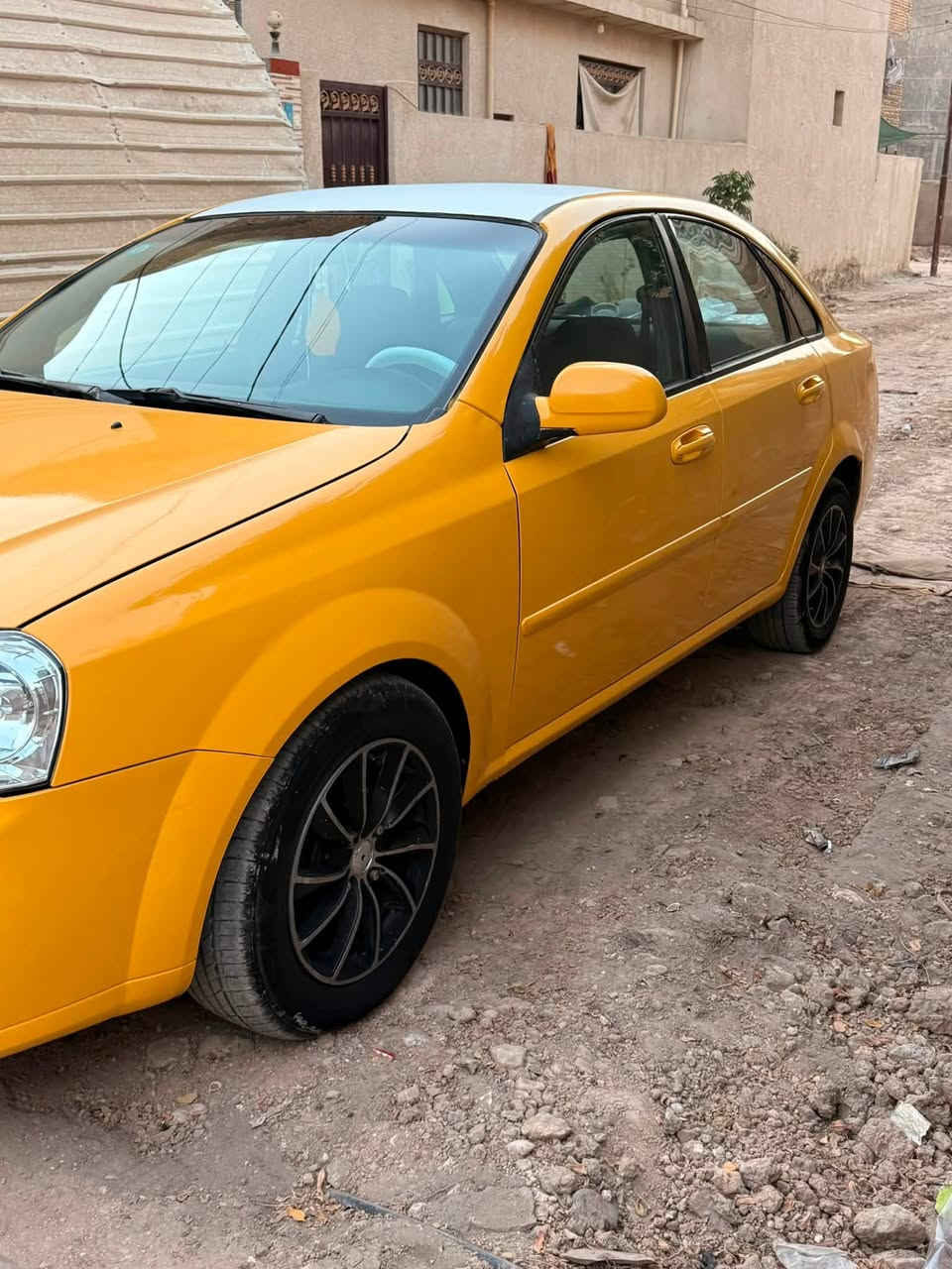 سلام عليكم للبيع اوبترا ٢٠٠٧ بأسمي رقم جديد سنويه 2030 انكليزي خليجي اوتوماتيك مكينه وكير جدد كهربائيات كله شغاله باتري جديد تبريد ثلج حداديه جديد السعر ٤٥ وبيه مجال عنوان السياره حله حي الزهراء الرقم ***********
