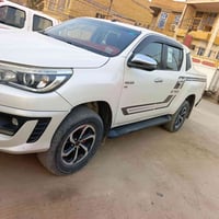 هايلوكس ٢٠١٩ • ماشية ١٠٠ • كفالة ٢٠٣١