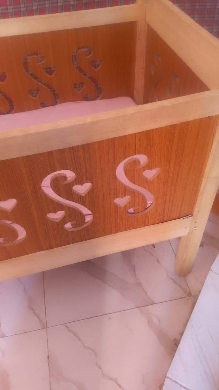 للبيع سرير جرباية حطاطة وياه دوشك حد 5 سنوات ب40 مكان الفلوجة الجغيفي الثانية واتساب ***********
