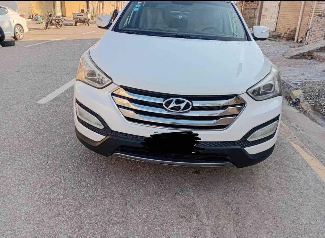 سنتافيا موديل 2013 فول مواصفات خليجي  ماشيه 150km سياره نضيفه جداً  بيه ضربه في الجاملغ الخلفي وقبق الجنطه وموجود سونار وياه صور السياره  سياره رقم بغداد  
 *********** صلاح بغداد, العراق
