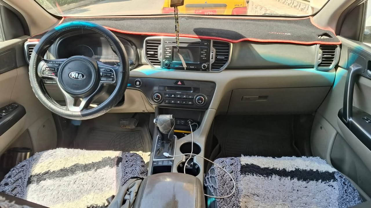 سبورتج ٢٠١٧ خليجي رقم بغداد بيها صبغ بابتين جهة اليمين ماشية ١٨٨ الف بصمه وحساسات وسماعات جيبي ال اريل نفكيشن تبريد قطعتين مكينه وكير وتبريد مكفول وبيها جرس بل ١٢٠ .. السعر ١٥٥ وبيها مجال
*********** وبي وتساب

