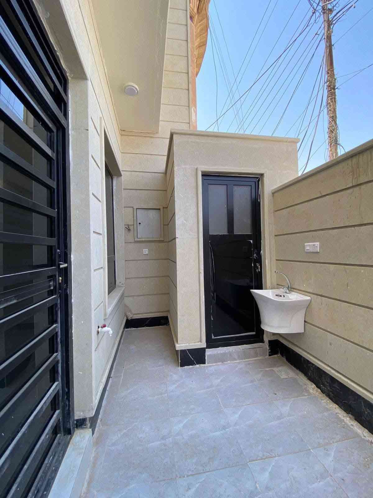 دار 🏠 للبيع
مساحه 150متر 
تكريت الديوم التصنيع 
للاستفسار لاتصال
***********

