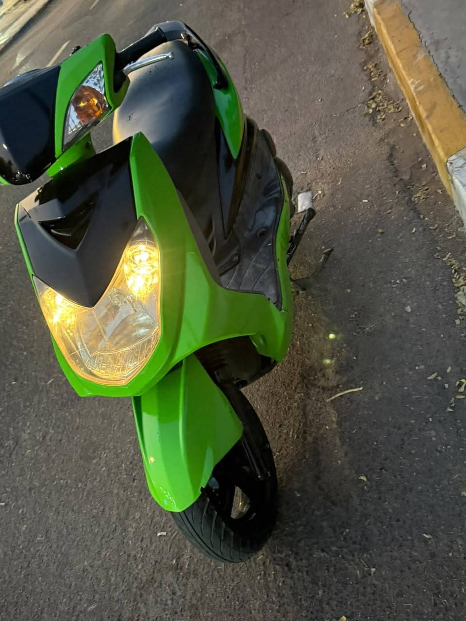 سكنس فحل نوزل خطين دراجه بلاديه ايي نقص مابيها مكينه بلادي وكفرات بلادي تتعب تكول نضيفه كهربائيات كله شغاله العنوان بغداد شارع حيفا *********** السعر 750
