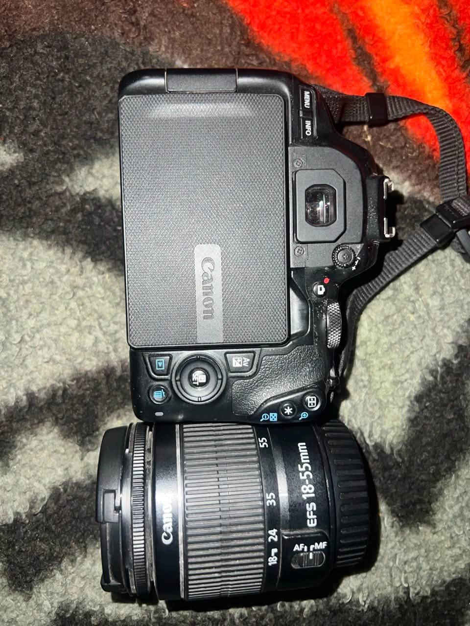 مكلف بلنشر
كامرة Canon250D 
نضافه 95‎%‎ 
مع العدسة الكت 18-55، شاحن و بطارية 
كامره 4K فوتوا + فديو 
مع هديه حقيبه و رام 32گيگا
السعر 650 وبيها مجال

 العدسه  50 mm بـ150 الف 
العدسه mm70-300 بـ120الف

الاسعار قابله للتفاوض 
للتواصل فقط فقط واتس اب او الاتصال ع الرقم التالي 
***********
