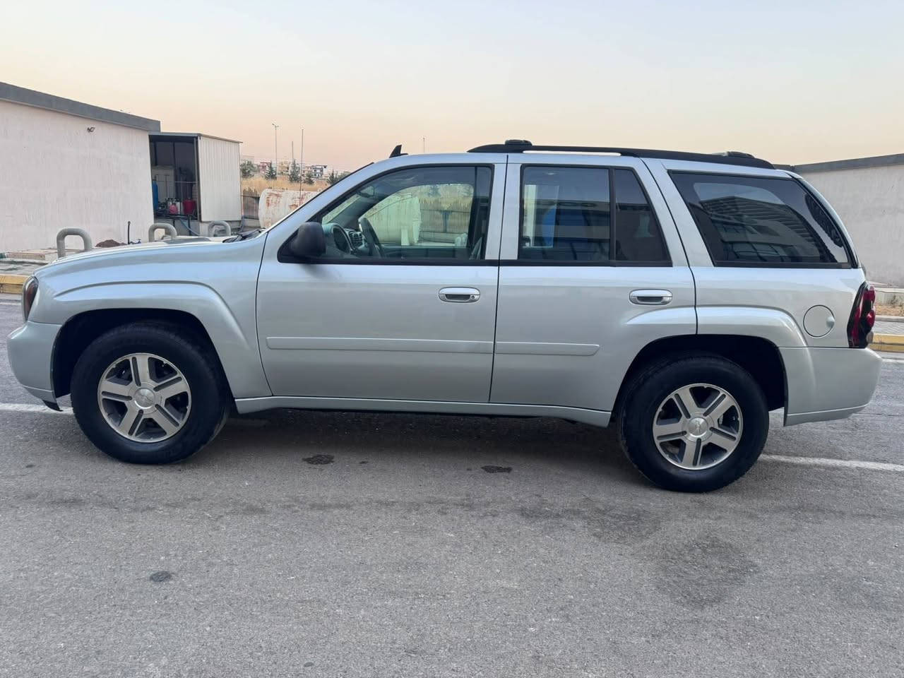 شوفليت بلايزر موديل 2007
قطعه ونص صبغ بس بخ
مواصفات LT
حداديه امامي وخلفي جديد
كير ومحرك ابشرط مامفتوح
لا صرف ولا بخار ولا صوت
محرك قبغ ابيض
كهربائيات كلها شغاله
تبريد تدفأ بشرط
سنويه مجدده لغايه 2030
ماشي 140 الف كيلو متر
سنويه بأسمي
سعر 107 وبي مجال بسيط
العنوان سليمانيه
الرقم ***********
