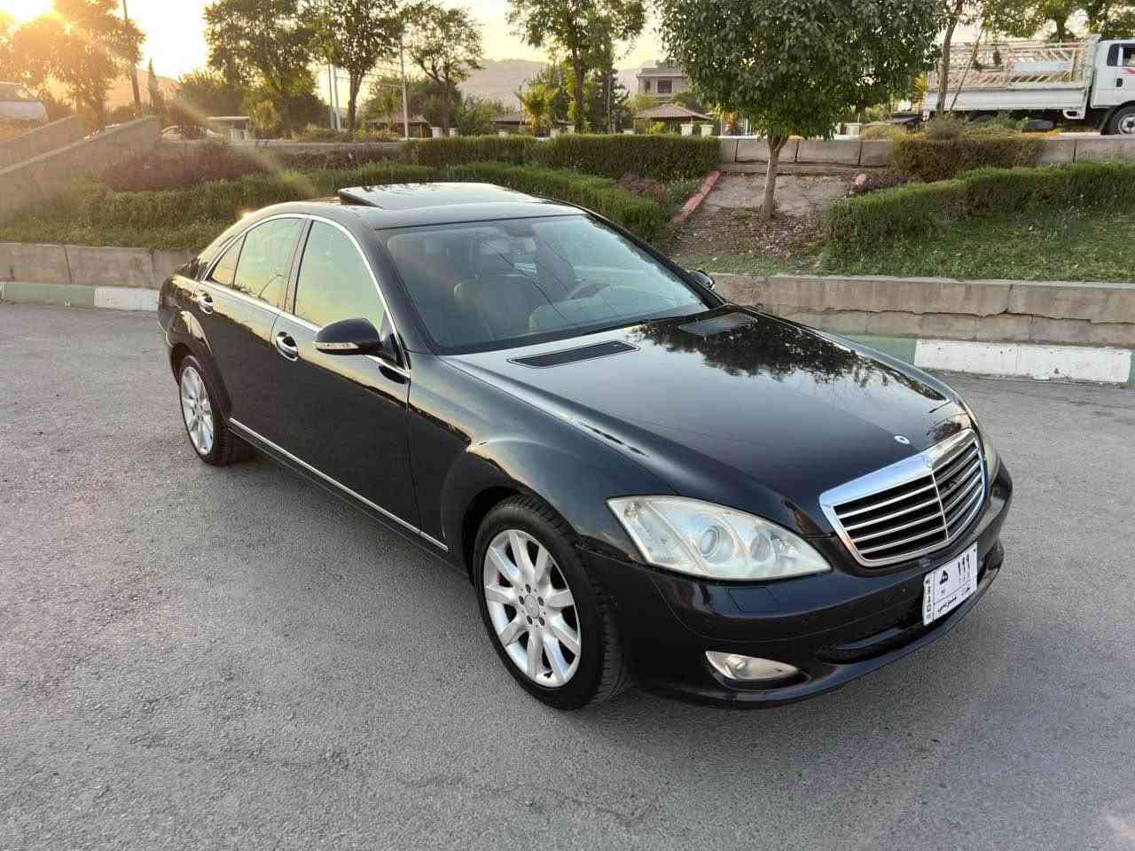 ‏Marcedes benz s-classنرخیک لەهەموو بازار سەودا ئەکەم
سەيارەكه ساخەساخە
مه كينه  ٦ پستۆنی ۳٥٠
هەموو گيانى ئيشاكه مەزبوته پاكانەى مرورى بۆكراوه   و کۆد کراوە ماوە وەر بگریتەوە. هەزەم بۆ کردوە
موديل ۲٠٠۹  
مواسەفات قەپات مواسەفات
تابريد مه ركه زى
كوشين جلد
كوشين خازن
٤ كوشين كاره با
٥ پارده بيلادى
ئاوينه ئيشارت
سلایت
كالەى كوشنى كاره با
قەپات مواسه فاته
تابرد لەكَەل سويج
كيرو مه كينه بەشەرت بى خەلل بى عه يبوعەر
مالى مەدەنى به شەرت
له ڕانیەم
 نرخ ٦۲،٥٠   نرخیک لەخوار هەموو بازار. .      ٦۲.٥٠
ئالو گۆڕیش ئەکەم بەشتى به دلم بيت.        ٠۷۷٠۹۷٠۹٤۳۸فیبەر واست ئپ رانية, السليمانية
