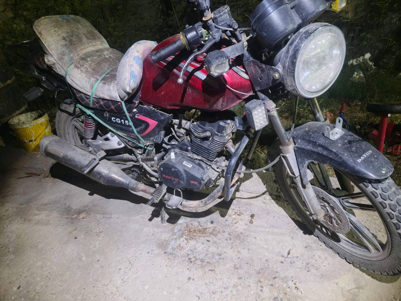 دراجة بوندا موديل 15 اوراق اصلية محور محرك دايوان ماكس 200cc  كهربائيات شغالة تخم تاير جديد كدام عينك اني اشتغل بيها بس هاملها مغاسلة الدراحة خير من الله ربع مذب عليها