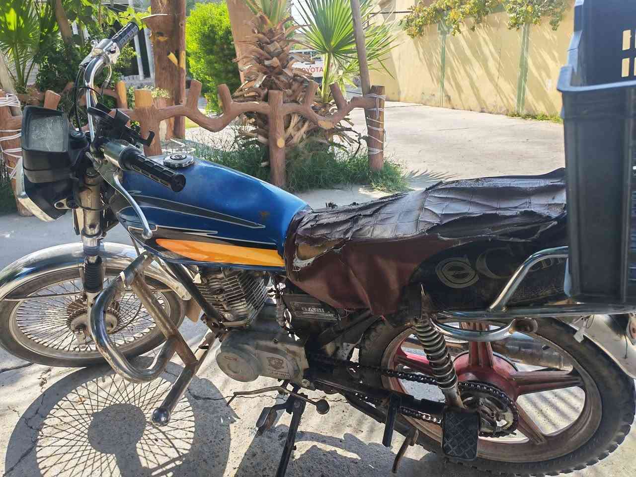ماطور تايكر للبيع جاهز شغال السعر ٢٠٠ وبي مجال بسيط حك الجيه للتواصل ***********
