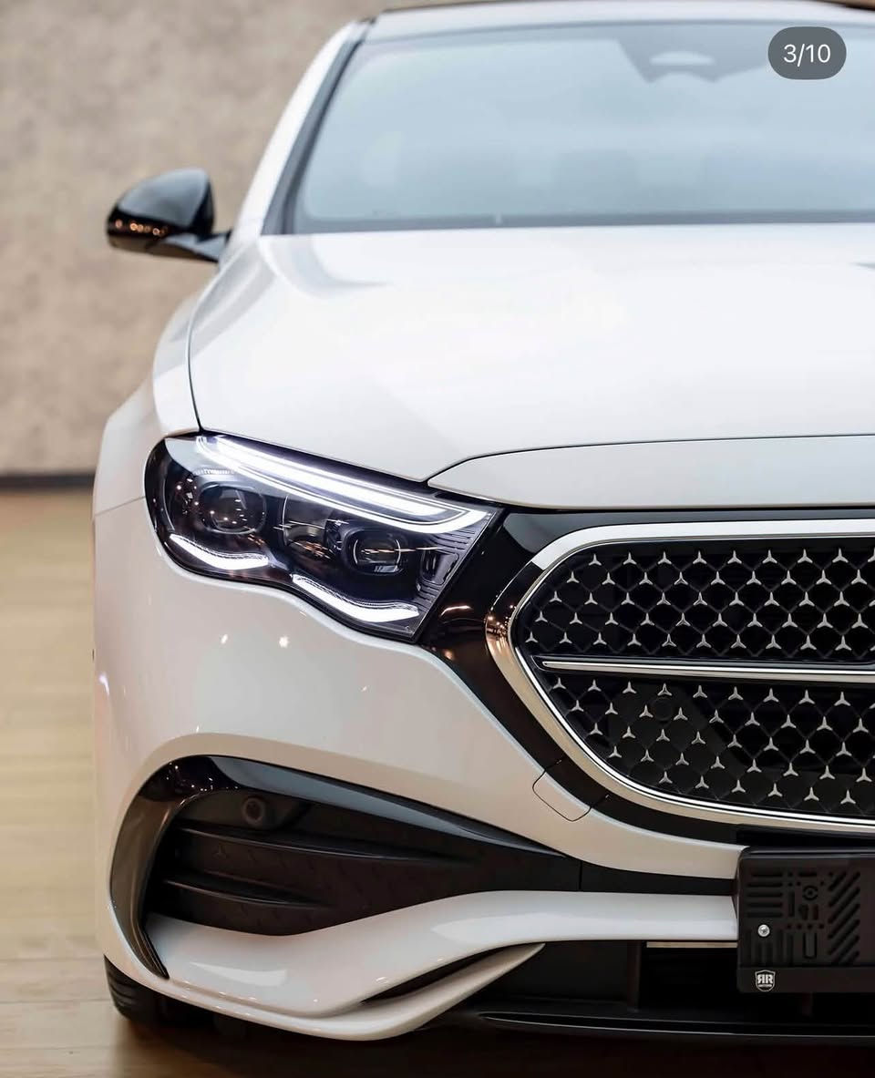 🚘 مرسيدس بنز E 200 – موديل 2024
✨ المواصفات:
• وارد من ألمانيا 🇩🇪
• صناعة ألمانية
• ماشية 9,000 كم فقط
• السيارة رقم ومسجلة
• حالة ممتازة جداً

📞 للتواصل والاستفسار:
***********

نص مكتوب في الصور:
- 2/10 969
- 9/10 969
- 1/10
- Mercedes-Benz
- E200 2024
- 969
- 3/10
- 5/10 969
- 6/10 969
- 8/10 969