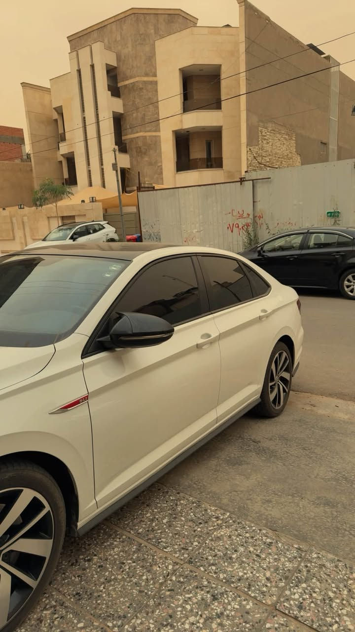 السلام عليكم
فولكسفاغن جيتا gli 2.0T
موديل 2021 

الممشى 57000KM
السياره حادثهه صندوق فقط وملاحضات بسيطه pdr

مواصفات السياره

رادار امامي

رادار بلمري

هند بريك دكمه
انارة داخلية محيطيه 10 الوان

beats سستم صوت
كروز سرعه _ مثبت سرعه
كشنات تدفئه
وباقي مواصفات ال i35اg

السياره سَتوكِ ماعليهه اي اضافه

رقم السياره اربيل هزه جديده لل 2027

السياره عليهه تضليل من مديرية مرور اربيل

نافذ لغاية 2027 شهر ال 4

مكان السياره بغداد الحارثيه

للإستفسار اكثر ***********

