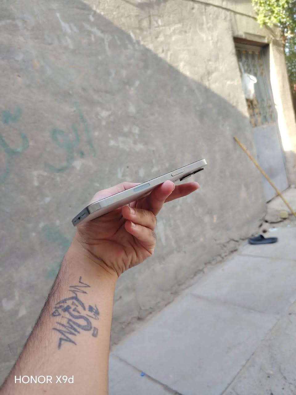 آيفون ١٢ برو ماكس • ٥١٢ • بطاريه ٧٧