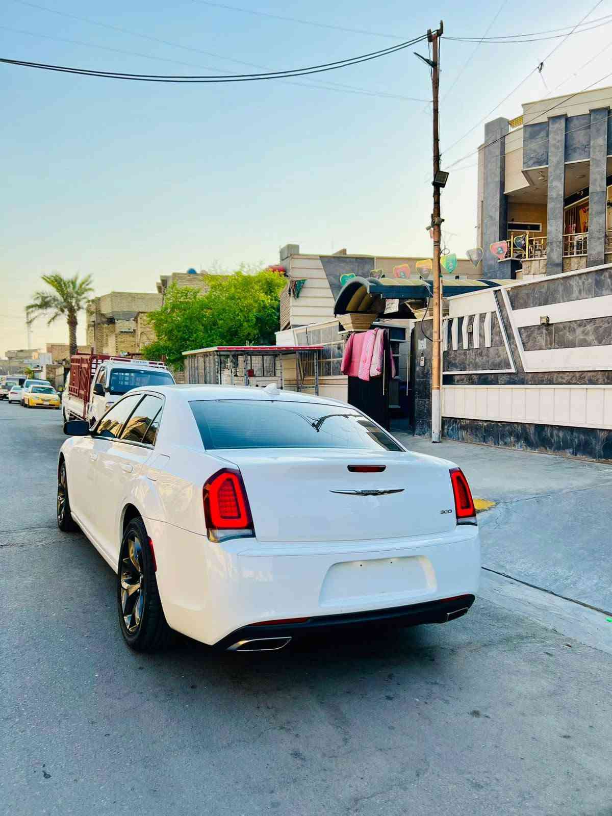 أوباما كلايسلر
دخول جديد كتاب ضباط رقم بغداد 
تحويل مباشر 
موديل 2020
ماشيه 47
دخول ذكي 
تحكمات ستيرن 
مثبت سرعة 
شاشه كار بلي 
فئه تورنك 
الحادث : فقط بارد بلبنيد ويرباك راجع سستم 
مكان بغداد 
سعر خاص 
***********
