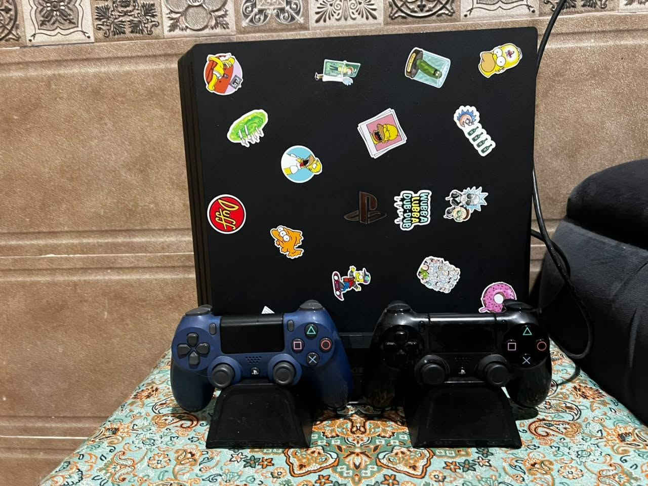 السلام عليكم 
Ps4 pro للبيع 
الجهاز نظيف جدا استعمال قليل 
مساحة الجهاز 1 TB
الجهاز اونلاين اخر تحديث 🌟
الملحقات الوياه : 
وايرات اصليات مال شركة 
جويستكات ثنين أصلي شرط ❗
خمس أقراص مثل ماموضح بالصور 
قاعدة شحن وتبريد للجهاز 🌟 

السعر : 390 وبي مجال بسيط للطيبين 
المكان : البصرة - التنومة - نهر حسن 
للتواصل واتساب فقط : ***********
