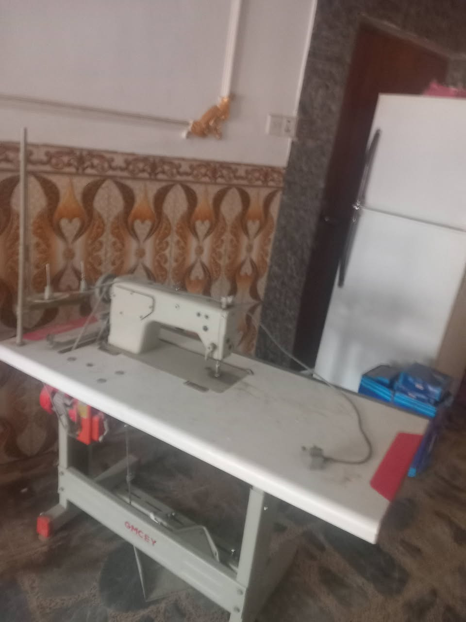 مكينه برذر صناعيه كلش جديده
ماطور اقتصادي ممستعمله كلش قليل 
ب٢٠٠ 
مكاني صويره 
***********
