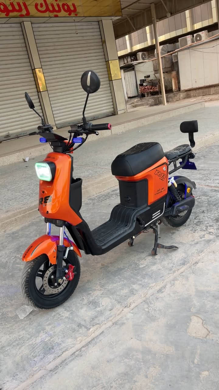 دراجة شحن للبيع خمس بطاريات كبار جدد
 نضيفة مابيهة نقص اربع سرع نضام بگ R
*********** واتساب ***********
📍مكاني بغداد ابو غريب مجمع البدور السكني 
السعر : 400 الف

