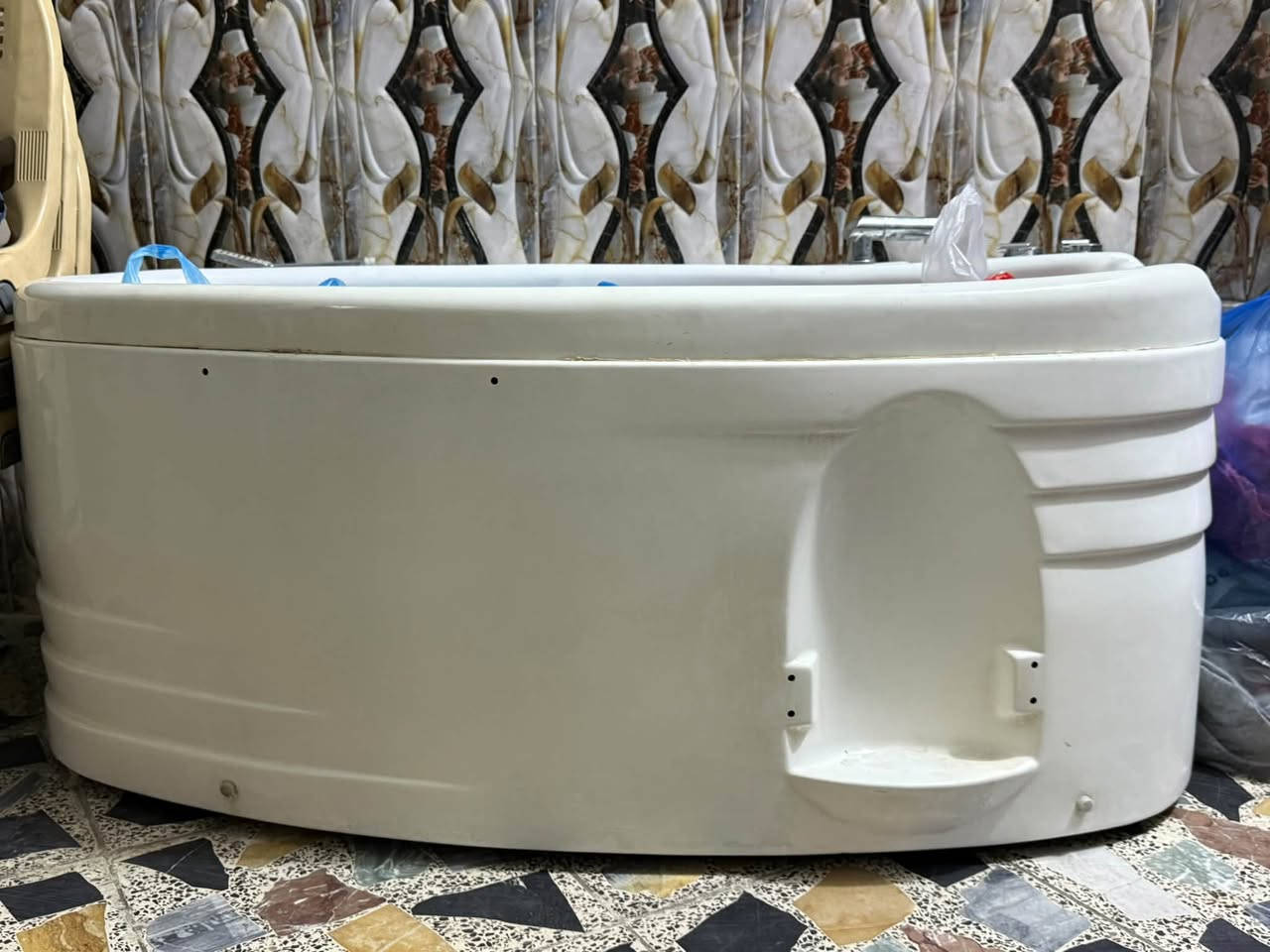 بانيو حمام جاكوزي مأطور غطاس جاكوزي ***********

