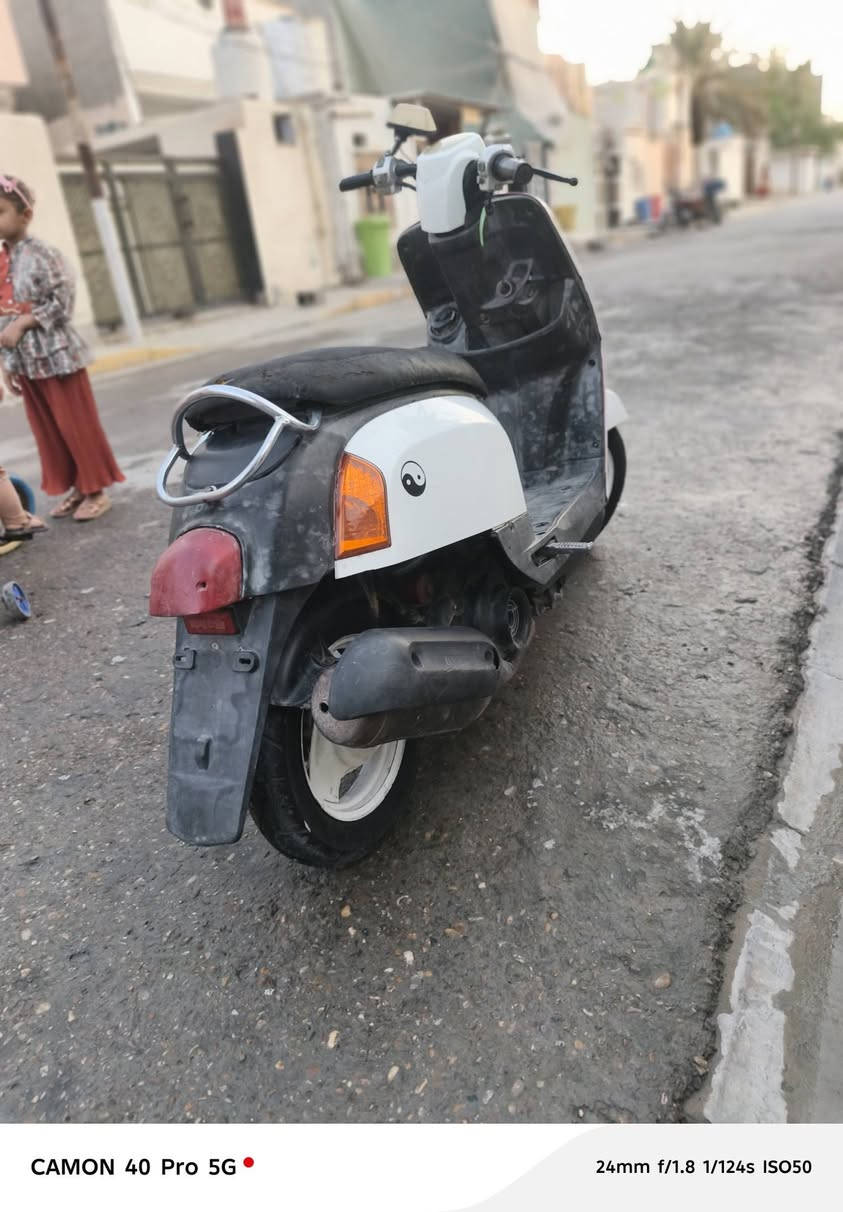 بوليس • نضيفة • طافية