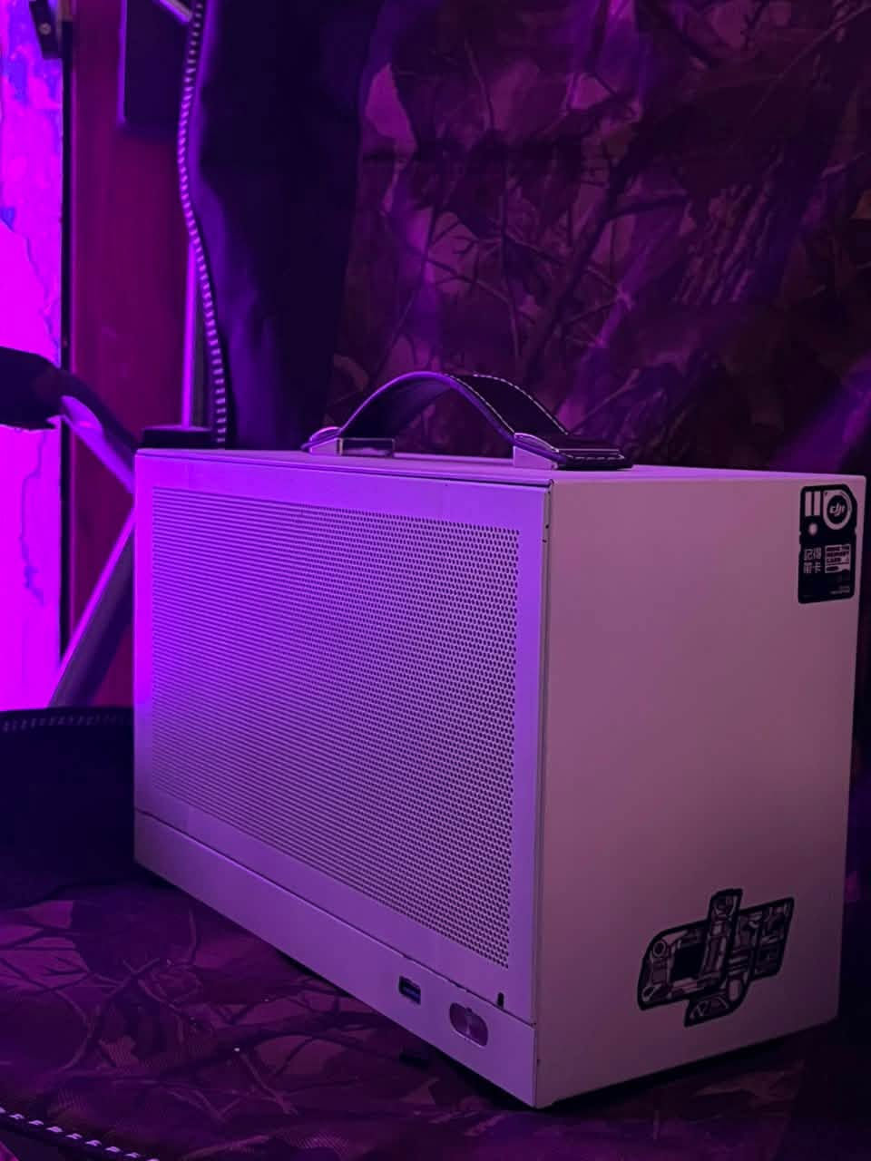 السلام عليكم PC للبيع 

مواصفات : 

R5600x
B450i
Ram 16 3200hz
Asus rtx 4060
Ssd m.2 1tb
Psu sfx 650w
Case s300
Extension cable gen 4

الرقم : ***********

المكان : بغداد
