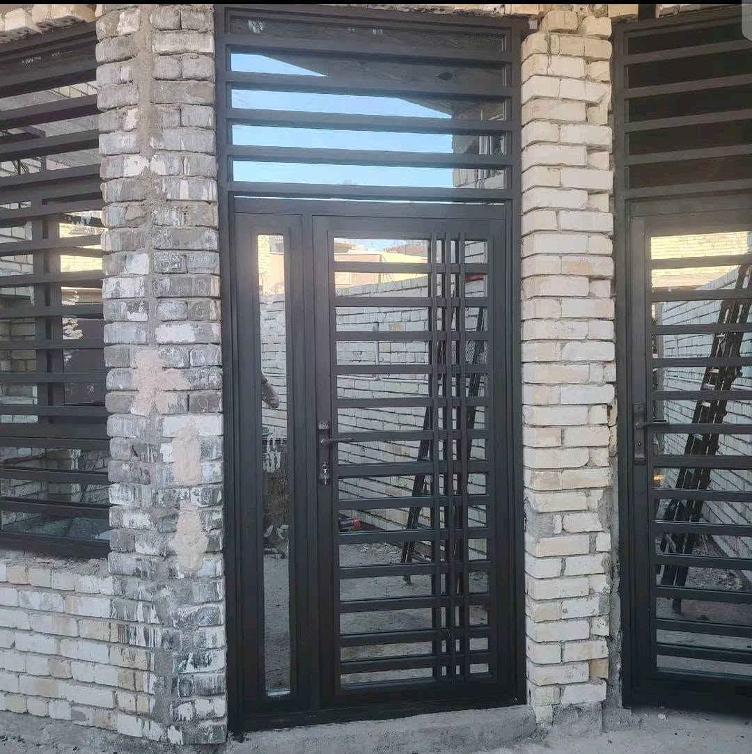 "صباغ بيوت، أبواب، وشبابيك 🚪🎨
تجديد كامل للبيت بأفضل الأسعار وأعلى جودة. شغل نظيف ومرتب.
للحجز والاستفسار: ***********
