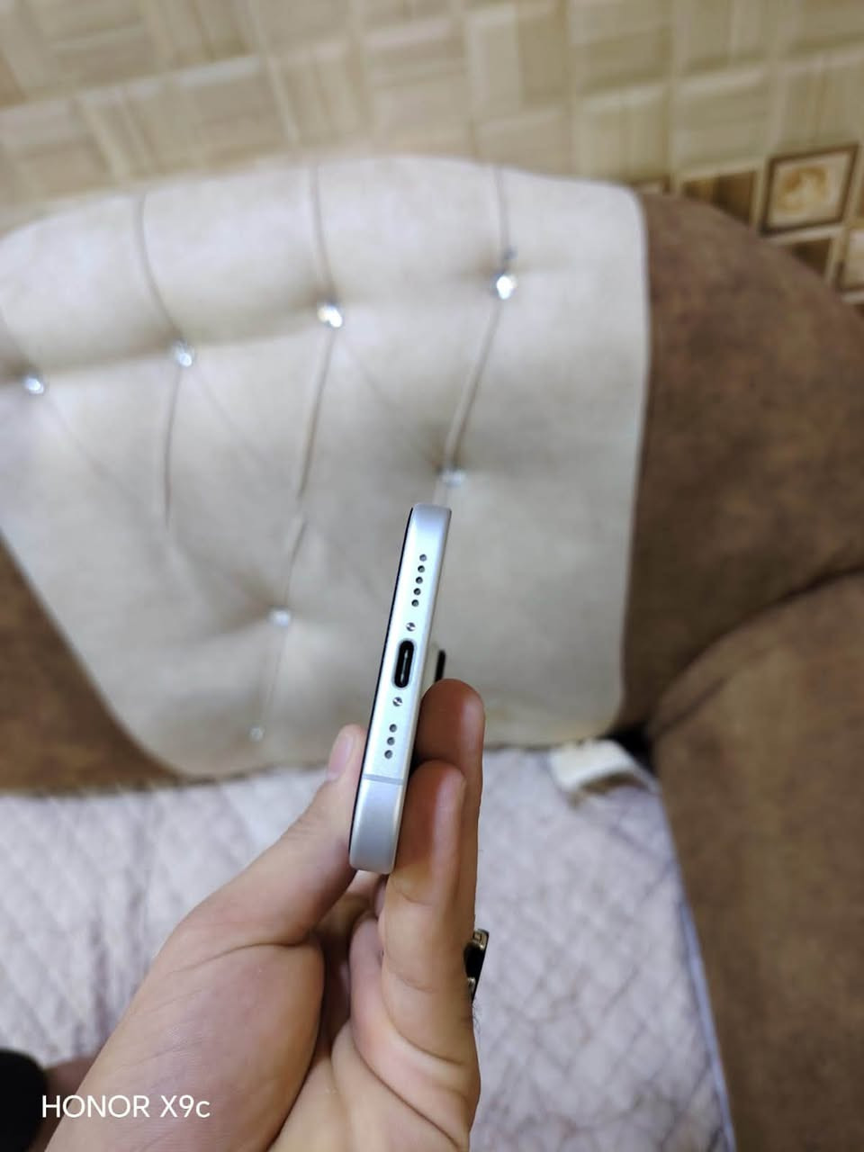 آيفون ١٦ • ١٢٨ جيجا • بطارية ٨٩٪