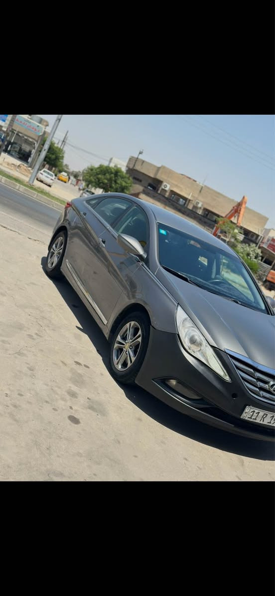سلام عليكم 
سوناتا 2011 وارد امريكي 
مكينة 2400 GDI جديدة 
رقم بغداد دولي باسمي 
سنوية لـ 2030 مشروع وطني 
ضررها جاملغ سايق ونص باب 
و بيها مكانات صبغ  
سونار موجود  
سعر 88 وبيها مجال بسيط 
 *********** بغداد, العراق
