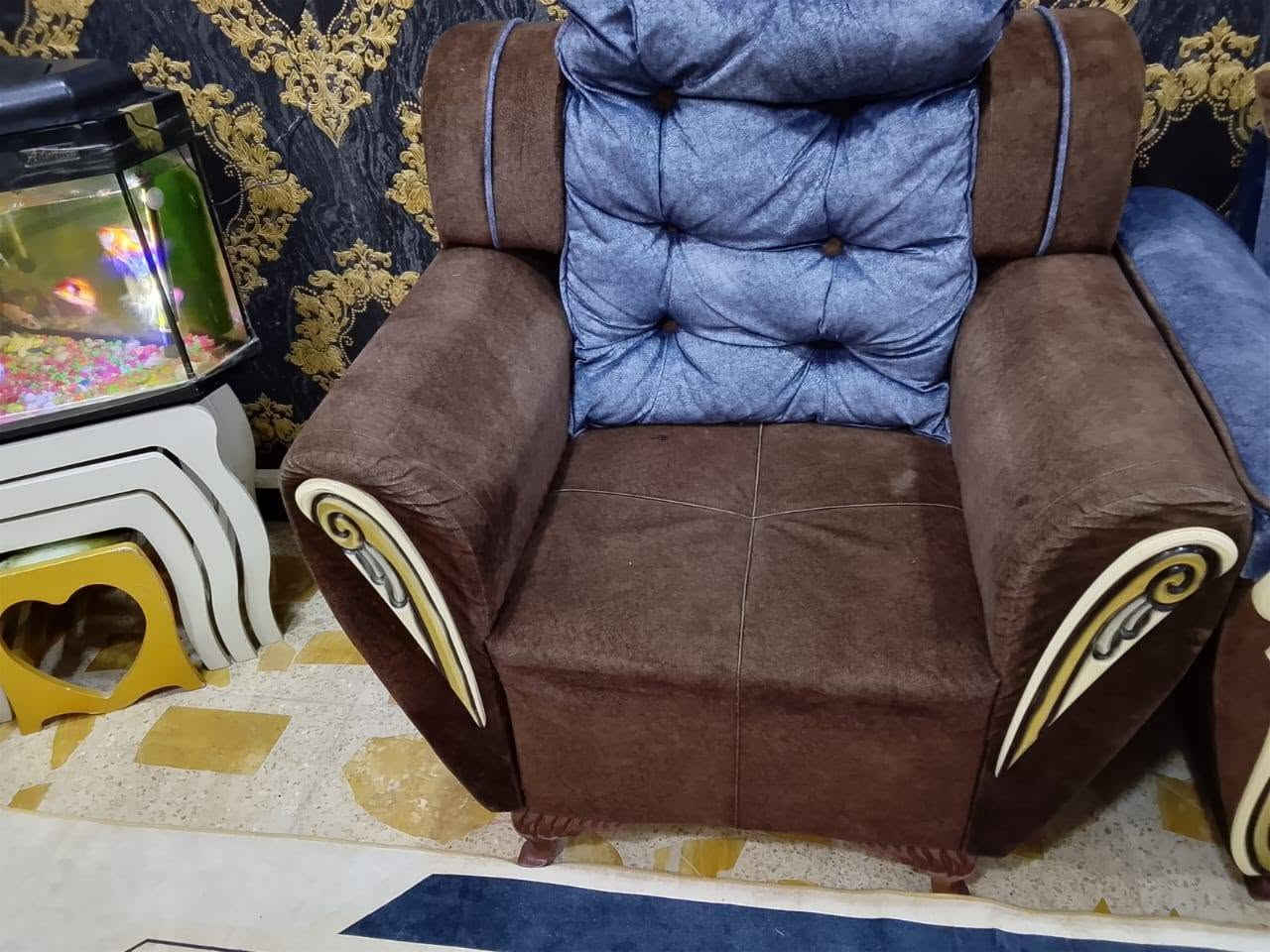 السلام عليكم تخم للبيع نظيف السعر ٢٠٠ الف العنوان القبله حي الجامعه رقم الهاتف ***********
