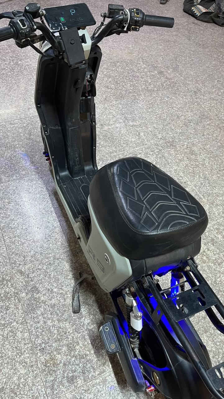 السلام عليكم دراجة R9للبيع
للبيع دراجة شحن R9 بطاريات جديدات 32 امبير قبل اقل الشهر مشتريهن ، بحالة ممتازة مكفولة من كلشي وجاهزة للشغل، ما تحتاج أي صرف الفحص والمعاينة على راحتك ، والجاد يتفضل ويشوفها بنفسه، السعر مناسب 
مكاني بصرة الجزيرة الثالثة الفيحاء
رقمي ***********
السعر 350
