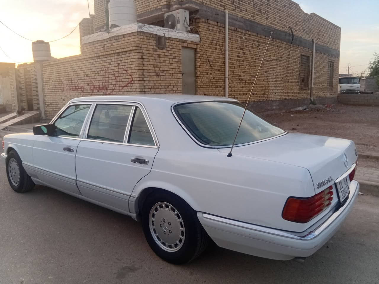 باب طويل • ١٩٨٨ • ميسان