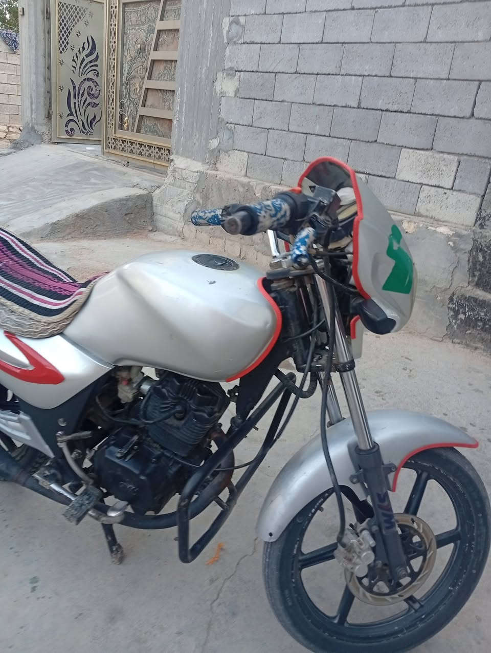 سلام عليكم للبيع مراوس بهاوجي نطي فرق   سايم. اوراق كمرك ضايعه كهربيات جديده وشغاله محرك ما مفتوح نشاط💯 ما ناقصه اي شي سعر 600ـ
 ‏‪***********‬‏

