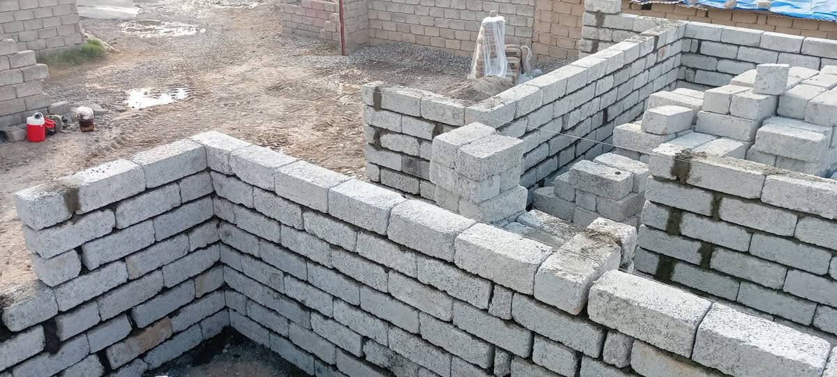 اسلام عليكوم كادر بناء متفرق شرط شغل هندسي انشتغل بل الف وبل يوميه  اجل عليك علينه شلو ما تريد اراهمك لل اتصال ***********
