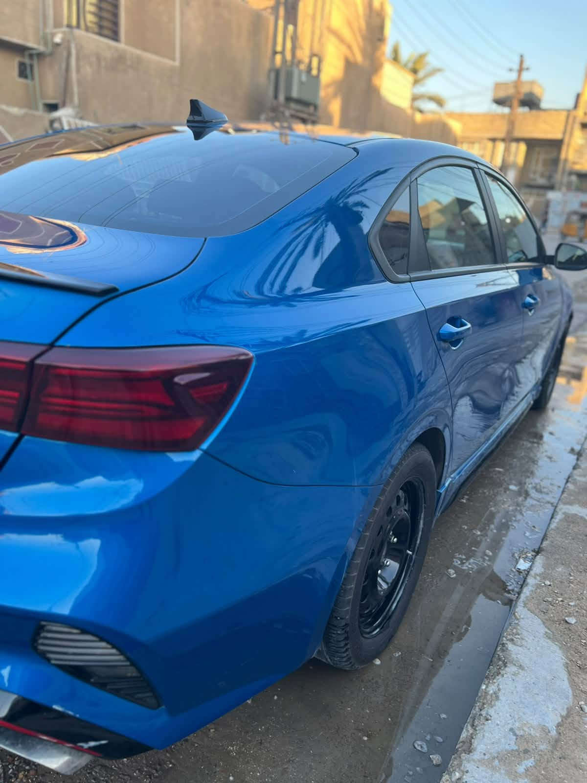 السلام عليكم
فورتي 2023 GT وارد امريكي 
الضرر كما موضح بل صور 
مرقم بغداد بسمي 
فول مواصفات 
بصمه 
تشغيل عن بعد 
فتحه 
كشنات جلد + كهرباء 
كشنات تتفئه + تبريد 
محرك 1600 تيربو 
اشاير بل مري 
رادارات امامي + خلفي + جانبي 
حساسات امامي + خلفي 
وقوف ذاتي 
شاشه كبيره
بعد مواصفات هواي 
العنوان بغداد 
السعر 135 
رقم الهاتف ***********
