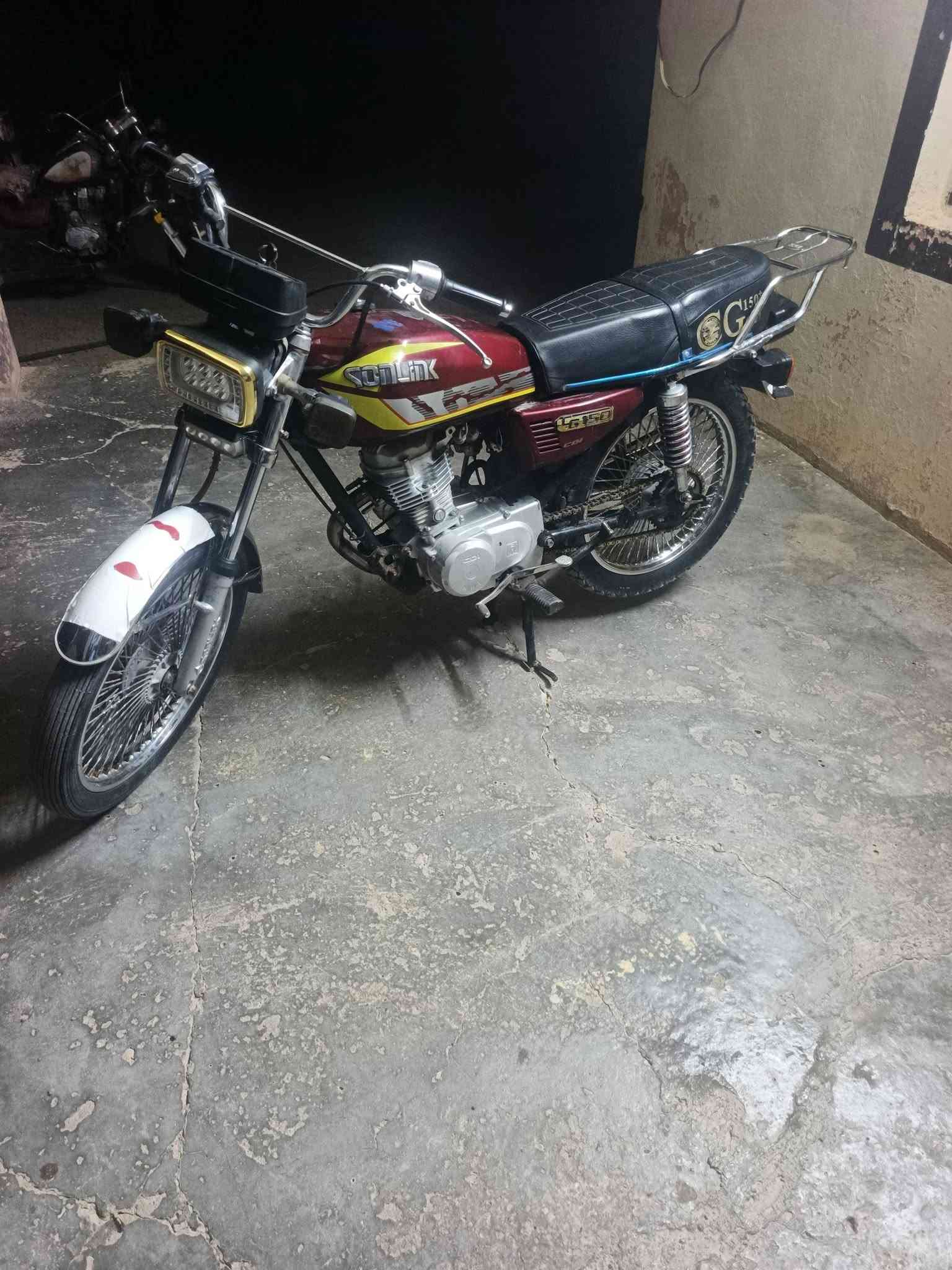 السلام عليكم دراجة تايكر للبيع موديل 25 سعر 530 بيها مجال الشراي ديالى مقابيل الاسود الاستفسار على هذه الرقم ***********
