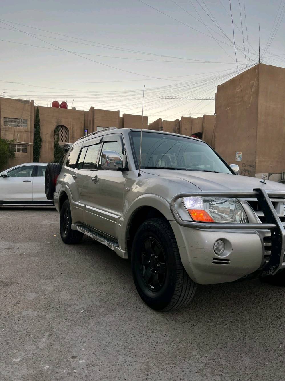 باجيرو ٢٠٠٦ كير محرك تبريد حدادية مكفولة فقط جراد بالكشر منظومة غاز خير من لله السيارة السعر ٧٠ ورقة الاتصال ***********