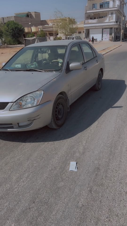 لانسەر ٢٠٠٨
٦ پارچە بۆیاخ
گیڕ و مەکینەی با شەرت 
سەنەوی ٤ مانگە بەسەر غەرامەو شتی نیە 
٦٢ تۆزێ مامەڵە
شوێن کەلار 

***********
