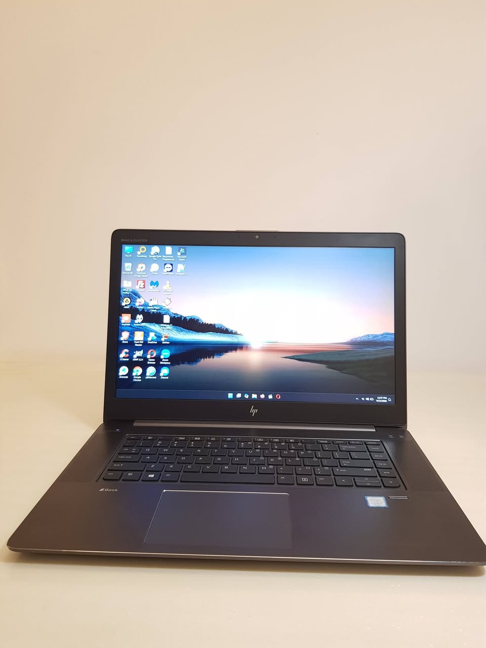 السلام عليكم 
متوفر لابتوب Hp ZBook مستخدم 
المواصفات 👇
Cpu: Core i7-7700HQ 
Ram: 32GB 
Hard: SSD 256GB 
Gpu: NVIDIA Quadro M1200 4GB 
16GB shared 
Screen: 15.6" 
Windows 11 Activated 
النظافة %95 
السعر 350 الف 
اي استفسار واتساب : ***********

نص مكتوب في الصور:
- Task Manager
- Processes
- Performance
- App history
- Startup apps
- Users
- Details
- Services
- Settings
- Run new task
- CPU
- 1%, 1.35 GHz
- Memory
- 3.9/31.9 GB (12%)
- In use
- Disk 0 (C:)
- SSD
- 0%
- Wi-Fi
- S: 0 R: 0 Kbps
- GPU 0
- Intel(R) HD Graphics...
- GPU 1
- NVIDIA Quadro M12...
- CPU Intel(R) Core(TM) i7-7700HQ CPU @ 2.80GHz
- % Utilization
- 100%
- 60 seconds
- Utilization
- 1%
- Speed
- 1.35 GHz
- Base speed:
- Sockets:
- Cores:
- 2.81 GHz
- 1
- 4
- 168
- Threads
- 1912
- Handles
- 68188
- Logical processors: 8
- Virtualization:
- Hyper-V support:
- Disabled
- Yes
- Up time
- 11:01:01:33
- L1 cache:
- L2 cache:
- L3 cache:
- 256 KB
- 1.0 MB
- 6.0 MB
- CCleaner
- GIMP 3.2.4
- Opera
- Browser
- Zoom
- Workplace
- Evernote
- Google
- Chrome
- qBitTorrent
- Discord
- 1% 1.35 GHz
- Intel(R) HD Graphics ...
- Memory usage
- 32.0 GB
- 31.9 GB
- 0
- Memory composition
- In use (Compressed)
- 3.6 GB (38.9 MB)
- Available
- 28.0 GB
- Speed:
- 2400 ...
- Slots used:
- 2 of 2
- Form factor:
- SODI...
- Committed
- 4.0/36.9 GB
- Cached
- 2.3 GB
- Hardware reserved:
- 125 ...
- Paged pool
- 221 MB
- Non-paged pool
- 222 MB
- 1% 1.39 GHz
- KBG50ZNV256G KIOXIA
- Disk transfer rate
- 0 MB/s
- 7 MB/s
- Active time
- Average response time
- 0 ms
- Capacity:
- Formatted:
- System disk:
- Page file:
- Type:
- 239 GB
- Read speed
- 0 KB/s
- Write speed
- Cleaner
- Task Manager Processes Performance App history Startup apps Users Details Services Settings Performance Run new task CPU 1% 1.47 GHz Memory 3.9/31.9 GB (12%) Disk 0 (C:) SSD 0% Wi-Fi Wi-Fi S: 0 R: 0 Kbps GPU 0 Intel(R) HD Graphics ... 0% GPU 1 NVIDIA Quadro M12... 0% GPU 3D 0% Copy 0% Video Decode 0% Video Processing 0% GPU Intel(R) HD Graphics 630 Shared GPU memory usage 15.9 GB Utilization 0% GPU Memory 0.2/15.9 GB Shared GPU memory 0.2/15.9 GB Driver version: 31.0.10... Driver date: 11/5/20... DirectX version: 12 (FL 1... Physical location: PCI bus ... GIMP 3.2.4 Opera Browser Zoom Workplace Google Chrome qBittorrent Discord