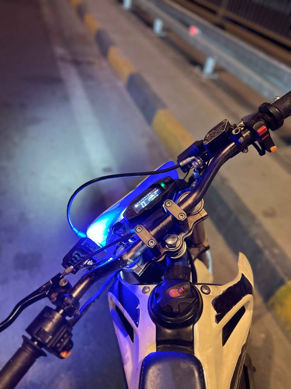 قفاز • ٢٥٠ • ٢٠٢٤