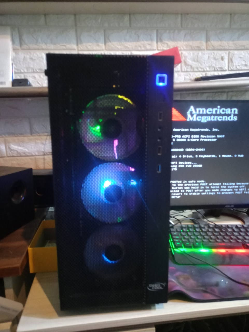 case gamdias 4x fan
CPU: Ryzen 5 3600X
CPU Cooler: AMD Stock Cooler
Ram: (2*8) 16GB 3200mhz T-
Force RGB
Motherboard: Asus Prime X470 pro
GPU: RTX 2060 Super Asus 2x Fan
Hard: 256GB SSD
PowerSupply: 750 WATT
80+ Bronze

سعر 425 دولار***********
