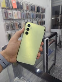 كلكسي A34 ذاكره 256 جهاز كلش نضيف بس ضهر مفتوح مسويله سوفت فقط باقي جه...