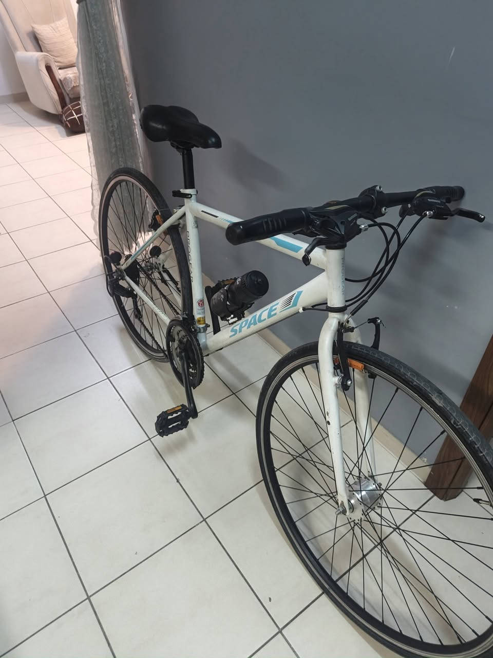 سلام عليكم شباب باسكل هجين البيع
🔴700 البيعc🚲
🔴ألباسكل نضيف جدأ
🔴اي عطل ما بي
🔴شيمانو أصلي 
🔴جاهز الترحال 
🔴7نمر خلفس
🔴3 امامي
🔴ما امبدل بي إشي شي
🔴ألباسكل غالي عليه جديد باله 
🔴العنوان بغداد بسمايه 
🔴عذرن على جماعت المراوس
🔴رقم ***********
🔴سعر الباسكل : 150 بي مجال بسيط حك الجيه 💵
