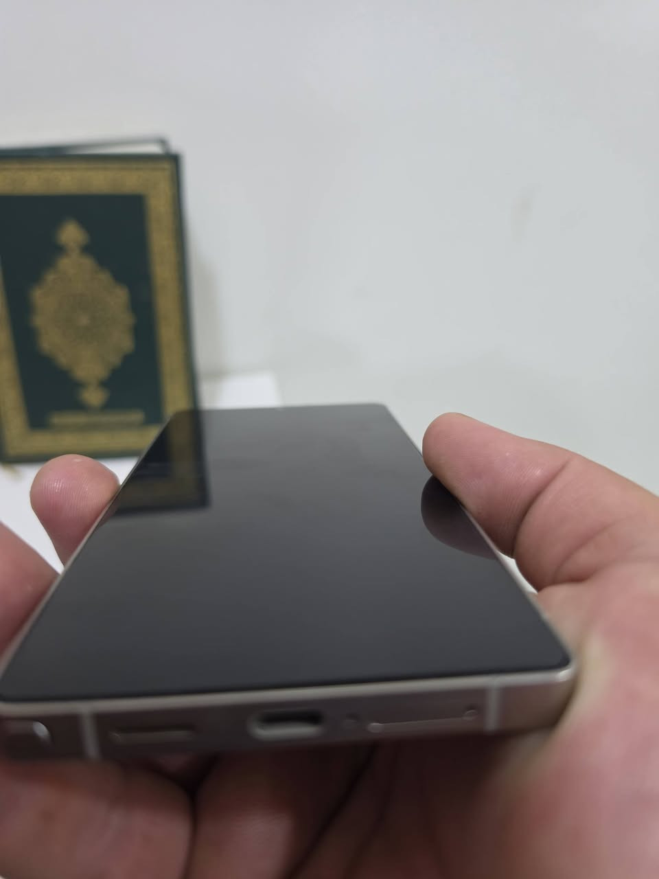 سلام عليكم S25 ذاكره 256 نضافه 100%100 السعر 1100 بغداد ***********
