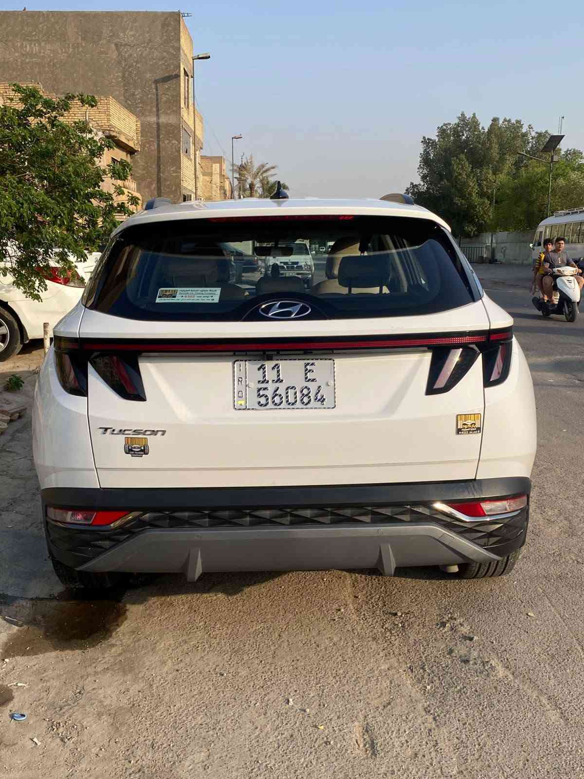 سلام عليكم
 توسان 2024 خليجي  سياره جديده مواصفات السياره
 بصمه كراسي كهرباء مري شفط حساسات اماميه خلفيه رادار خلفي مثبت سرعه
 مشي السياره 37,000 حقيقي
 سياره بعدها بضع الزيرو مكان السياره بغداد سعر. $ 188 وبيها مجال الشراي رقم الهاتف***********
مكان بغداد
