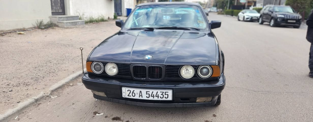 السلام عليكم ، من رخصة الادمن 
BMW 525 للبيع 
موديل 1992 , رقم انكليزي صلاح الدين  ، السيارة بأسمي شرط التحويل  ، المحرك مسكر فانوس حاوية ، ويل M 18
مصبوغة عام جمالية 
السيارة جاهزة وتبريد ، (البنيد بيه جراد) ، مكانها الفلوجة
السعر $52 وبيها مجال بسيط 
الرقم /***********
