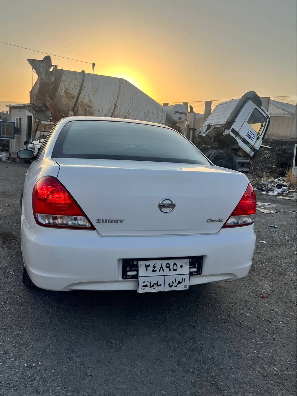 نیسان سەنی ٢٠١٠ یابانی بۆ فرۆشتن
فول مواسەفات ناو فۆرمیکا 
کەلە و کۆنترۆل 
بێ بۆیاخ بەس ساردی هەیە لەگەل قرچێکی بچوکی هەیە لە دواوە  پێش کەپس رەسمی سۆنەرم داناوە
یەک دیناری مەسرەفی نیە بەشەرتی هەموو شتێک
بەس سەنەوی بەسەرچووە 
لە سلێمانیم
پەیوەندی بکە بەو ژمارەیە
*********** Singapore
