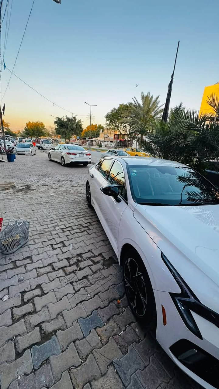 السلام عليكم 🧿
للبيع كيا K5
 الفئة جيتي لاين
الموديل /2025
رقم كربلاء 
*صور الحادث موجوده بالصور
1 حجم المحرك 4 سلندر 2500 
2 كامره +رادارخلفي+رادار امامي+ رادار جانبي مانع اجتياز  
3 بصمه ابواب وتشغيل عن بعد 
4زنون عالي وناصي
5مقاعد جلد اصلي اسود مختوم جيتي 
6مقاعد الامامي كهرباء 
7هاند بريك بصمه 
8تحديد مسار 
9شاشا كبيره مع كامره دواره
10 ستيرن رياضي D شعار GT LINE
11 مثبت سرعه
12شحن واير لست
13اشاير بل مري 
14نضام قياده ايكو + سبورت + سمارت + نورمال 
وباقي المواصفات المعروفه في فئة جيتي لاين 
مكان السياره كربلاء غير متواجد ع الفيس
   رقم الموبايل ***********
