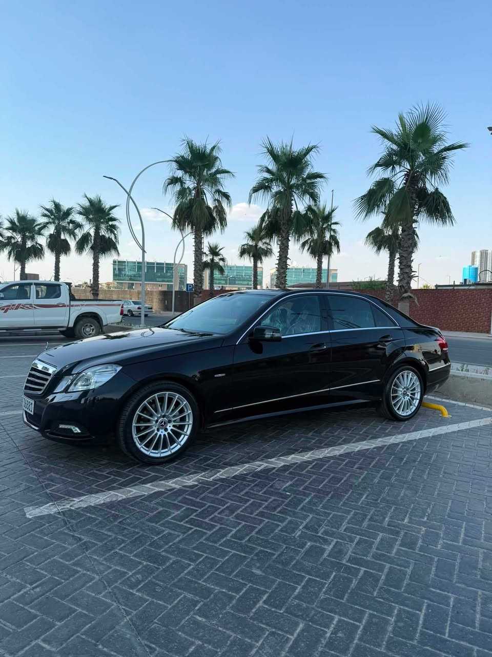 سلام عليكم مارسيدس e200 2010 Avantgarde  افنكارد فول سلايت كشنات جلد هيتر تبريد قطعتين ثلج شاشه و حاسه امامى و خلفى لايتات دايناميك سياره بدون سبخ بدون تعديل بدون بارد ماشى ٨٠ الف كيلو حقيقي 😍 سعر ١٧٨ مجال ***********
