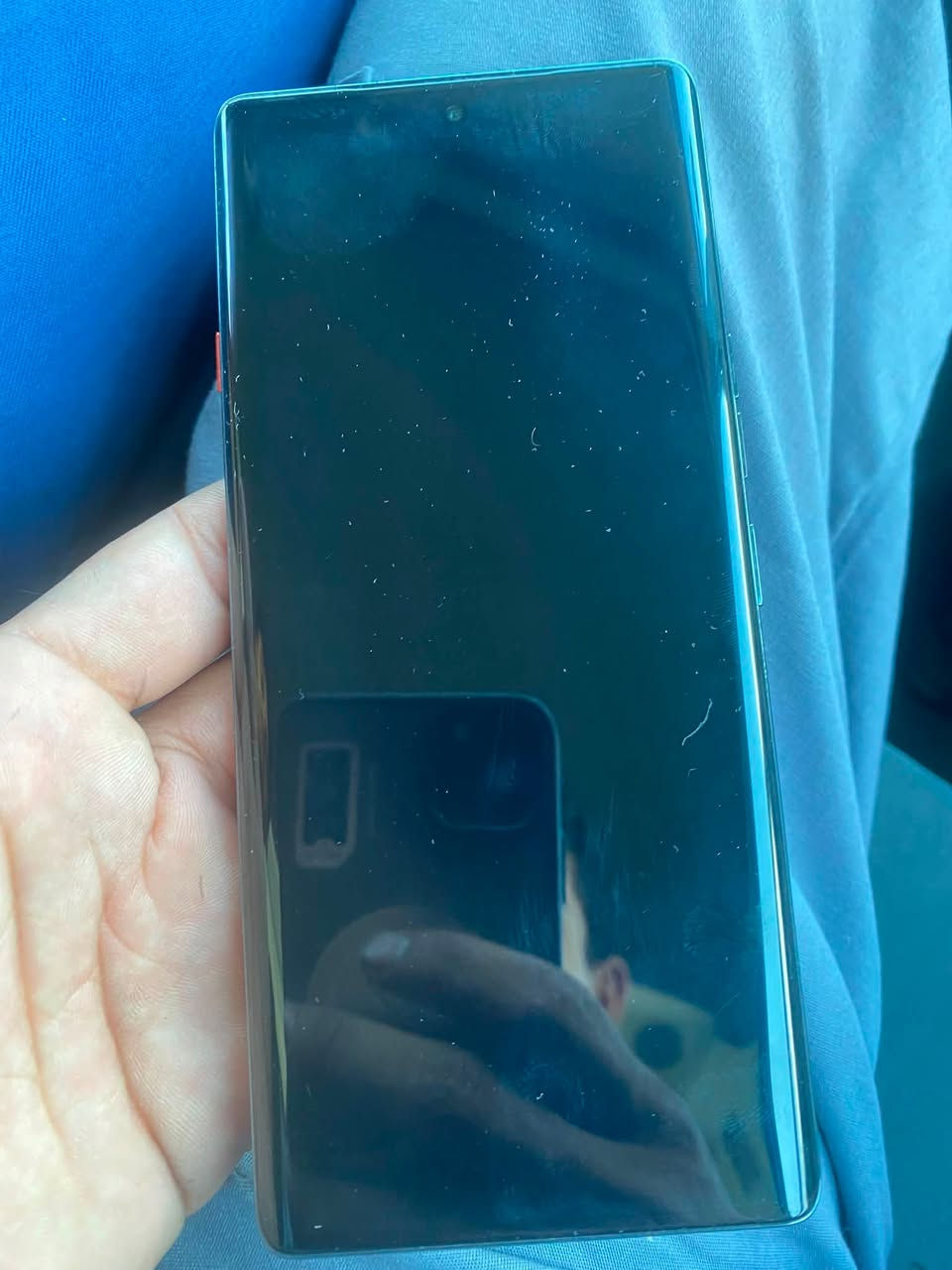 كامون برو 5g/الذكره 256 /عشويت الجهاز 12/الجهاز مكفول/السعر 325 وبي مجال بصيط *********** البصره القبله بدون شاحنه وكيبل
